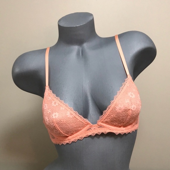 Victoria’s Secret Bralette Bra Daisy Lace Underwire Unlined Size XSmall.NWT - Picture 2 of 6